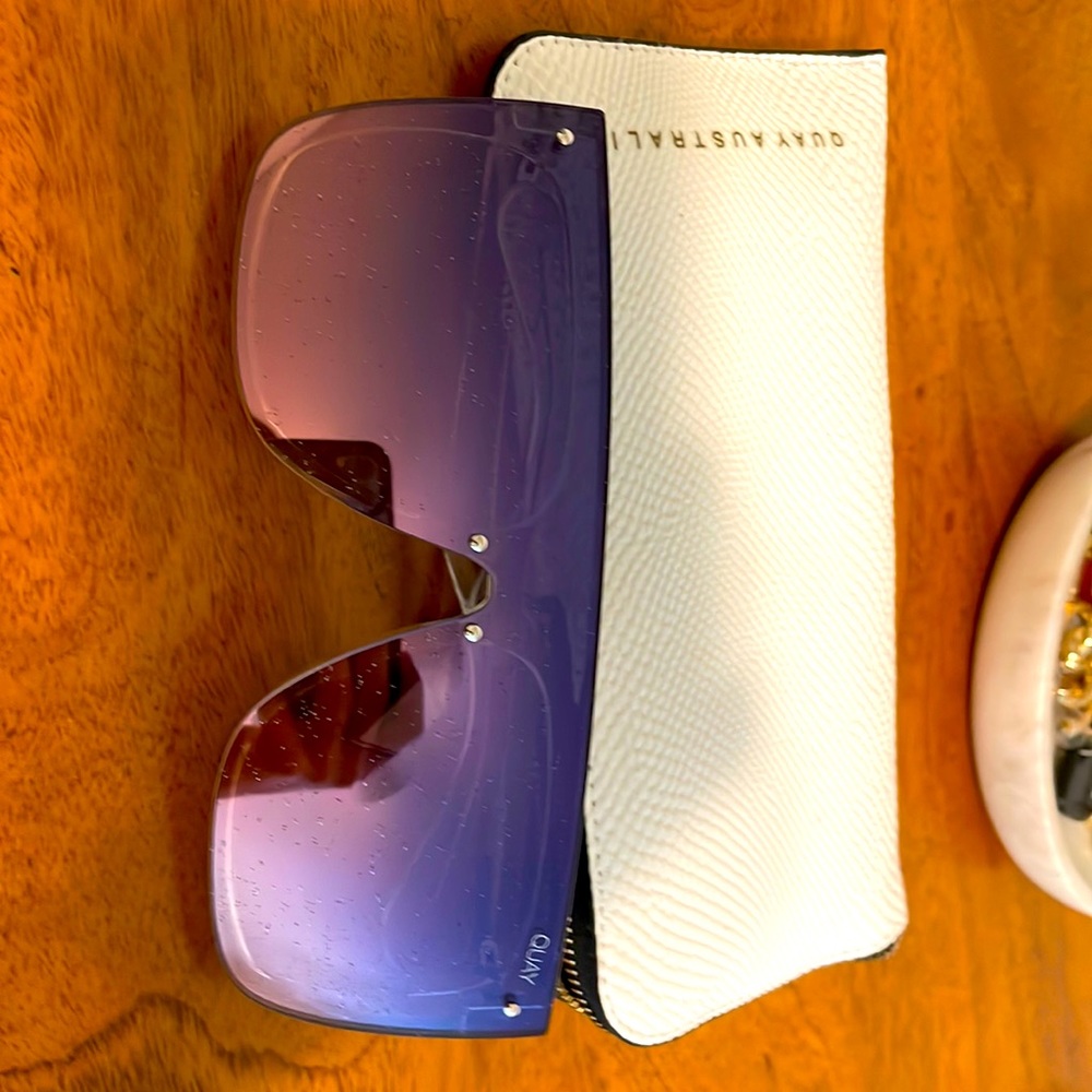 Quay shimmer sunglasses